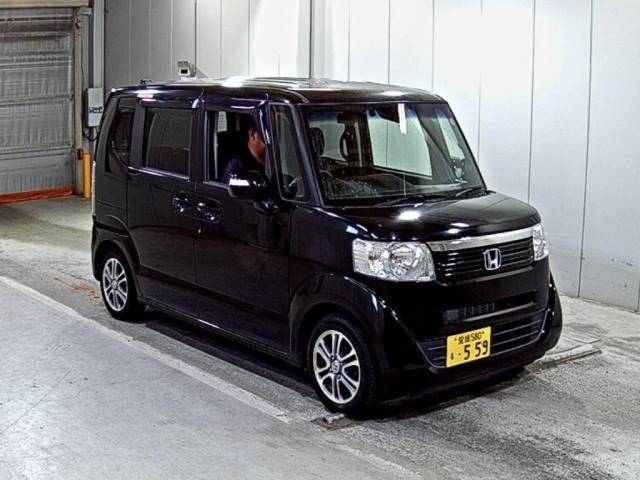 3062 HONDA N BOX JF1 2015 г. (LAA Shikoku)